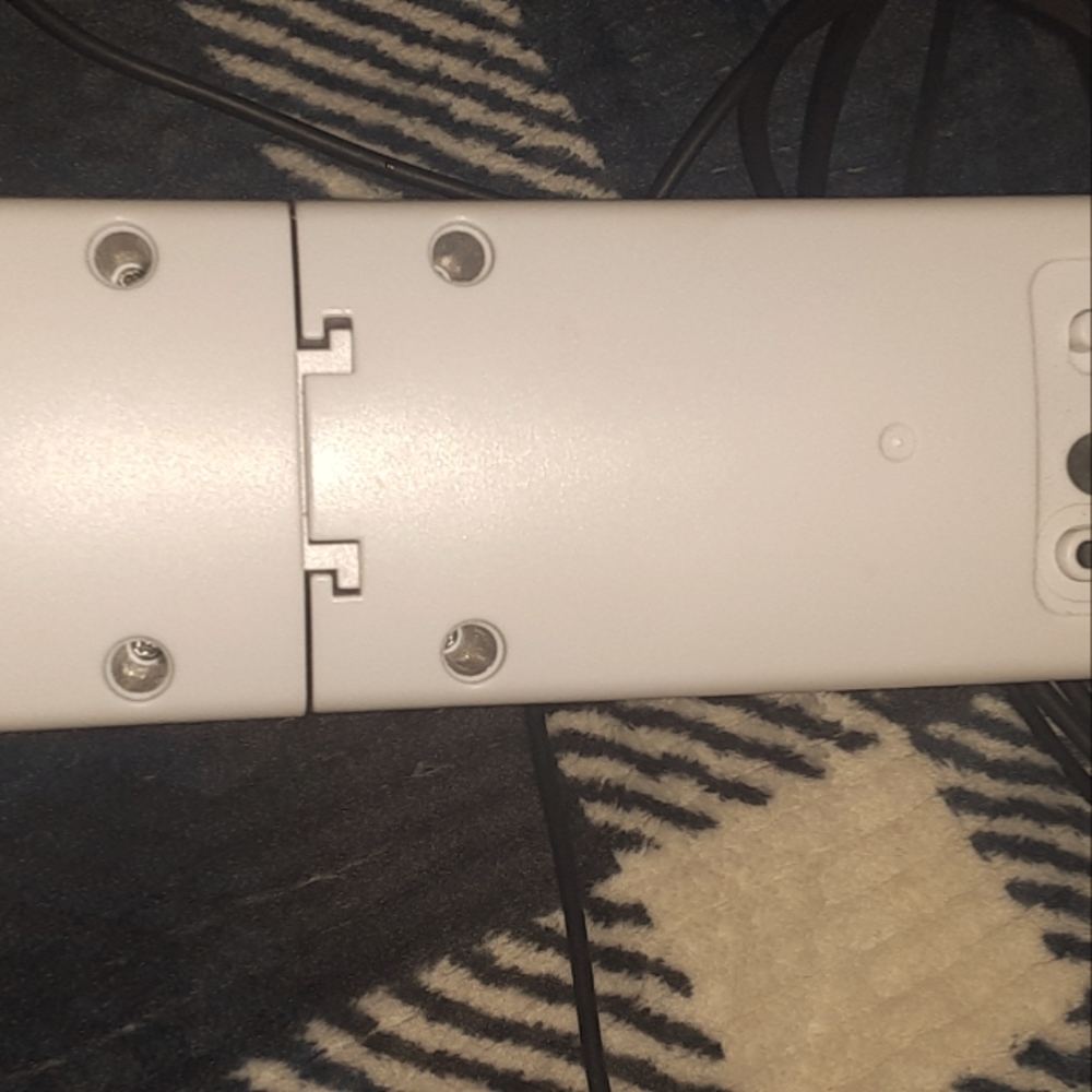 Dual speakers white,usb,USB, headphone ports